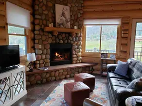 Greer Riverside Lodge #174-Log Cabin - Image 4