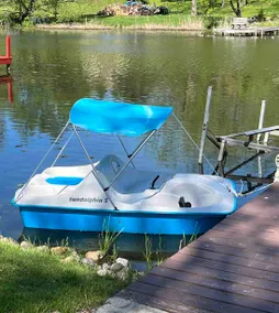 Lakefront Escape- Your Perfect Getaway Awaits! - Image 3