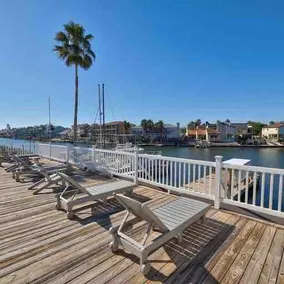 2/Fishing Dock/close to beach/king bed suite - Image 4