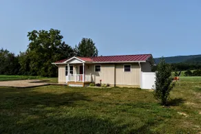 Holly Tree Retreat Located In Beautiful Luray, VA. - Image 2