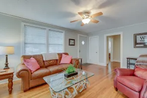 Fenced in Yard, 2 Queen Beds, Downtown! - Image 3
