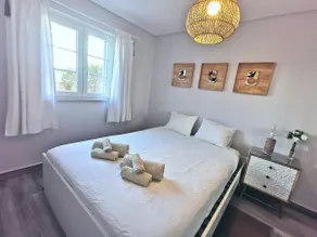 Lisbon Beach House - Image 4