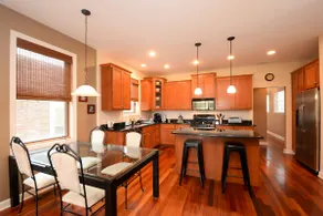 Little Italy/UIC 3 bdrm, 2.5 bath Condo - Image 3