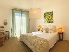 Le Petit Bali Spacieuse Villa pour 8 avec Piscine - Image 3