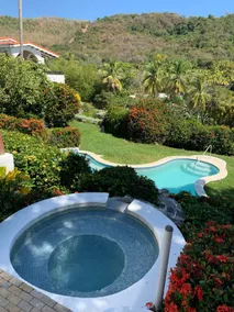 Cozy beach house with a private beach. - Image 4