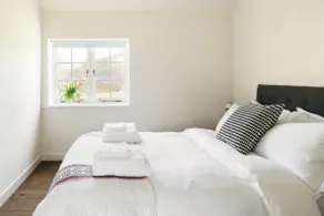 See Britain's Beautiful Countryside from this Chic Cottage - Image 4