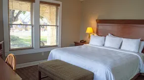 Three Bedroom Vacation Home - Image 2