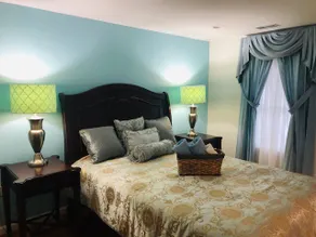 Cameron Charmer pristine w/double master suites - Image 4