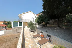 Sea View 3BD House Private Terrace Parking Mooring - Image 3
