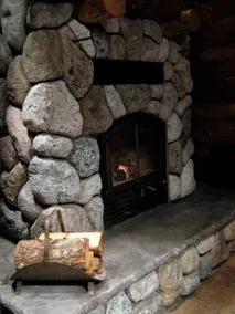Acogedora casa de madera rústica con chimenea y jacuzzi - Image 3