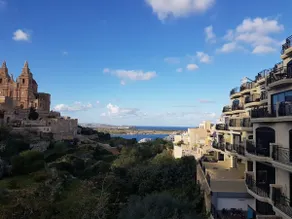 Brand New Mellieha Apt avec vue sur la mer et parking sur place - Image 2