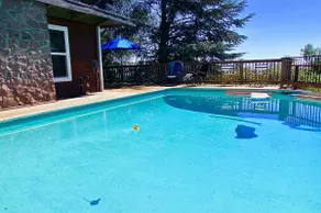 Hilltop Bungalow with Pool & View - Image 4