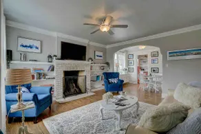 Boutique Wellness Retreat - Hot Tub and Fireplace - Image 4