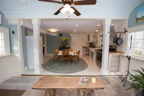 Warwick Village Apt w Off St Parking 2 GIG WIFI - Image 2