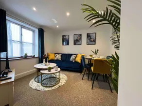 Cosy Town Centre Flat w/Parking-Long Stay Discount - Image 3
