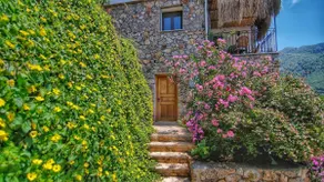 Renovated Farmhouse with private roof pool - Image 2