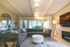 Petaluma Gem with Outdoor Hot Tub and Fire Pit - Image 3