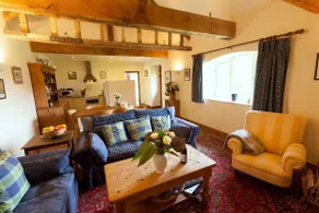 Lark Lodge, Lackford Lakes Barns - Image 3