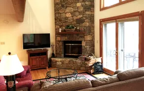 Cozy Mountain Home Nestled in Nature! - Image 2