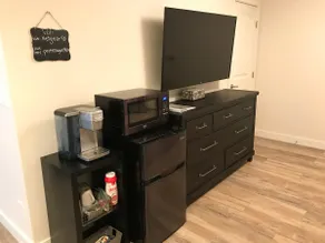 ROUTE 66*King Suite*CLEAN*Private Entrance & Bath* - Image 5