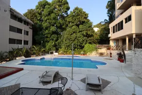 APARTMENT WITH PRIVATE BEACH 2 - Image 5
