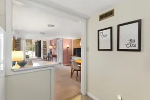 Modern 1 Bedroom Suite - Close to UNC/Downtown - Image 4