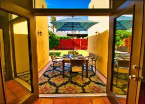 The Bottlebrush: Your Private Hideaway with Pool/Jacuzzi. 5-Star Hospitality! - Image 4