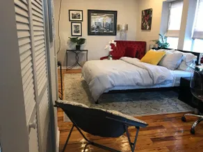 Cozy Studio Near Lake 15 mins to Downtown - Image 5