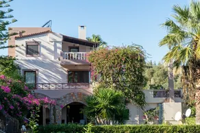 Modern house with sea view - Image 2