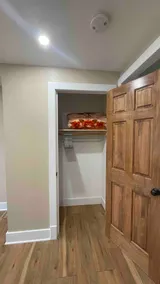 Charming one bedroom apartment on the lake flower! - Image 5