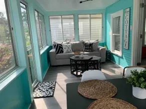 Stylish Lakeview Cottage with Beach Access - Image 2