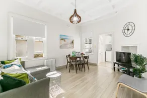 The Highberry - CBD Harbour View Escape (2BR Apt) - Image 3