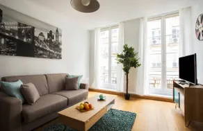 Rue du Temple in the Marais District - Image 2