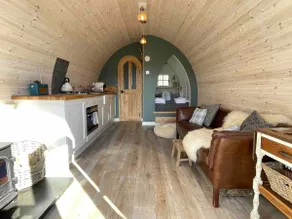 Cosy Cabin with Wood Fired Hot Tub & Log Burner - Image 5
