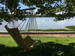 Accommodation de Charme with Spa on the banks of the Lake - Image 4