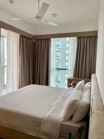 Bright New Central Apartment - Image 4
