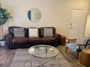 Comfy 3BR 2BA Apartment (Pool, Kitchen, Wi-FI) - Image 5