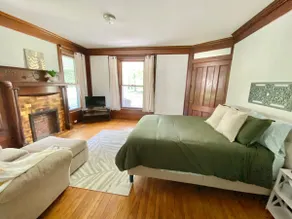 3-Bedroom Victorian in the heart of the Village. - Image 3