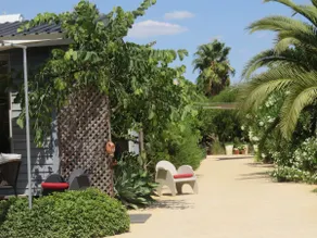 the cabin by the water - Image 3