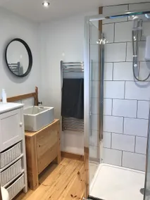 Unique Wooden Cabin in Lewes - Image 3