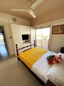 Quiet City Stay | Near Plaza Uruguaya - Image 5