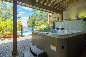 Villa du Grand Lac | Lake Brompton, Spa & Beach - Image 2