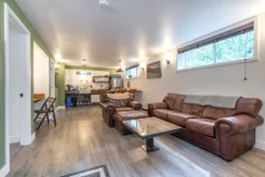 The Hen Den - Image 2