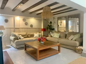 City center, 5 bedrooms. - Image 2