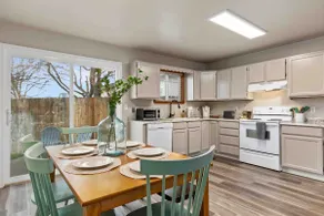 ✨ NEW The Idahoan Clean Central TF 3 bedroom house - Image 2