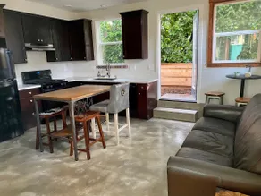 Tucked Inn Cully - Image 3