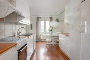 Lovley flat in AAA location - Image 4