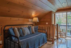 Hawks Landing - Your Romantic Getaway! New Pricing - Image 5