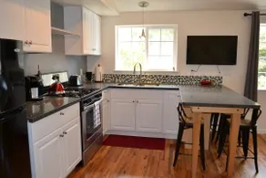 Arcata treetop apartment - Image 4
