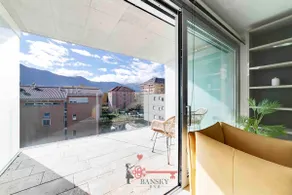 {Bronze} Fabulous and Modern in Bellinzona - Image 5